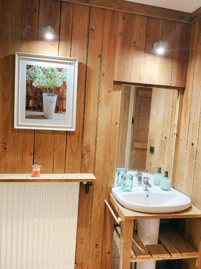 Chambre Independante Les Bains Du Bruant Saint-Porchaire エクステリア 写真
